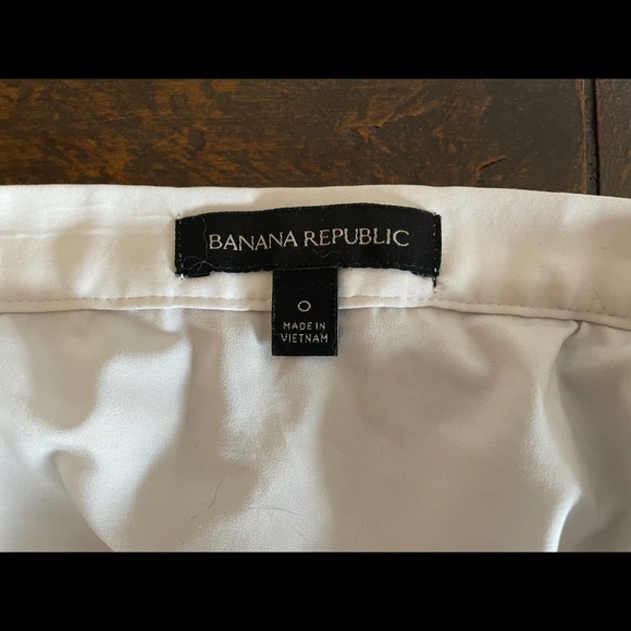 Silvery Gray Banana Republic above knee skirt - Picture 4 of 5